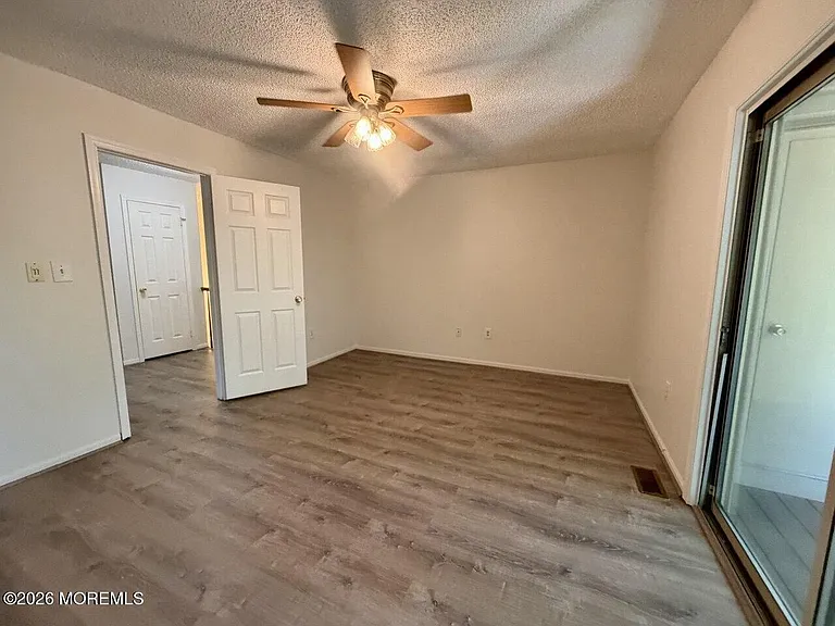 7 Stuart Dr #3 — Photo 29