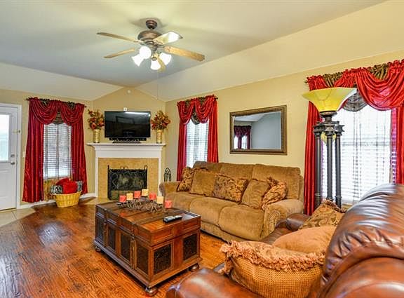 3rd image of 8516 Yellow Buckeye Dr