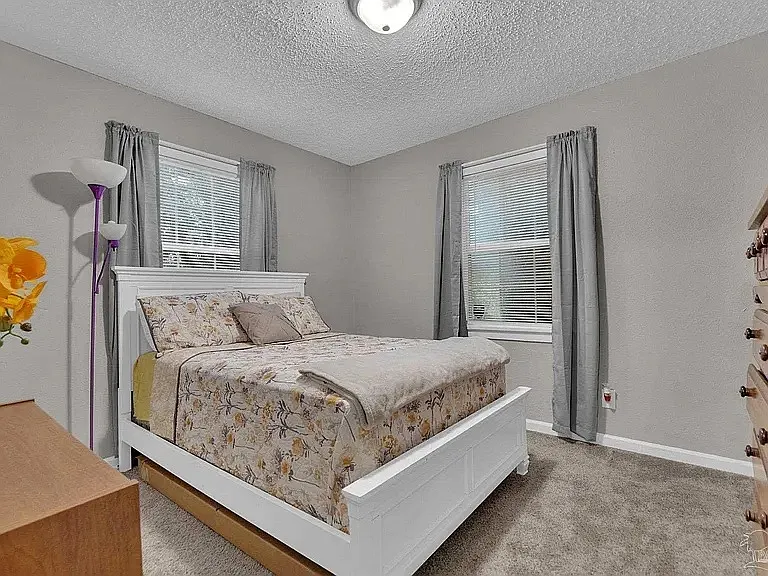 902 Lucerne Ave — Photo 6