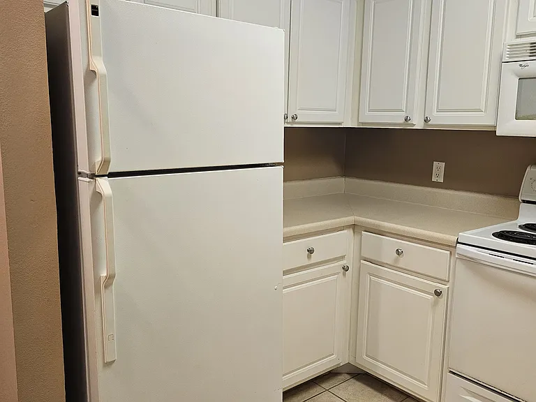 4270 Calinda Ln #315 — Photo 5