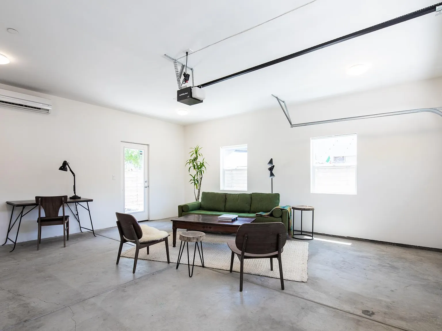 2806 Marsh St — Photo 2