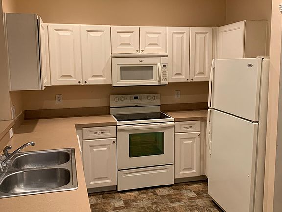 3rd image of 13289 Komatite Way #1100