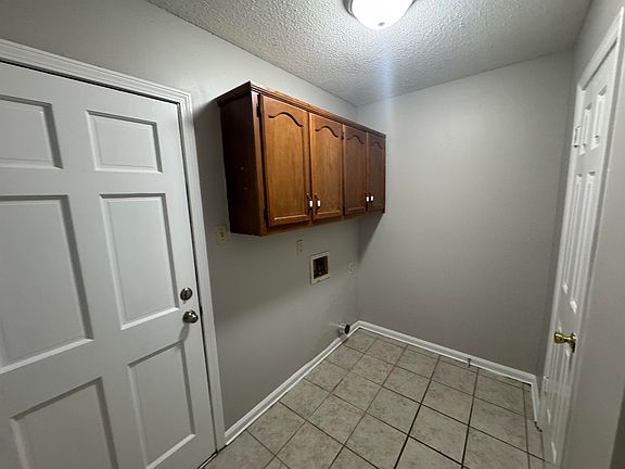 4th image of 7266 Woodshire Rd