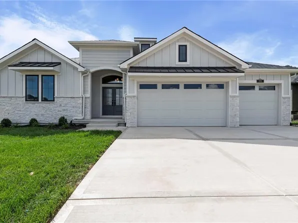 8716 N Lewis Ave, Kansas City, MO 64157