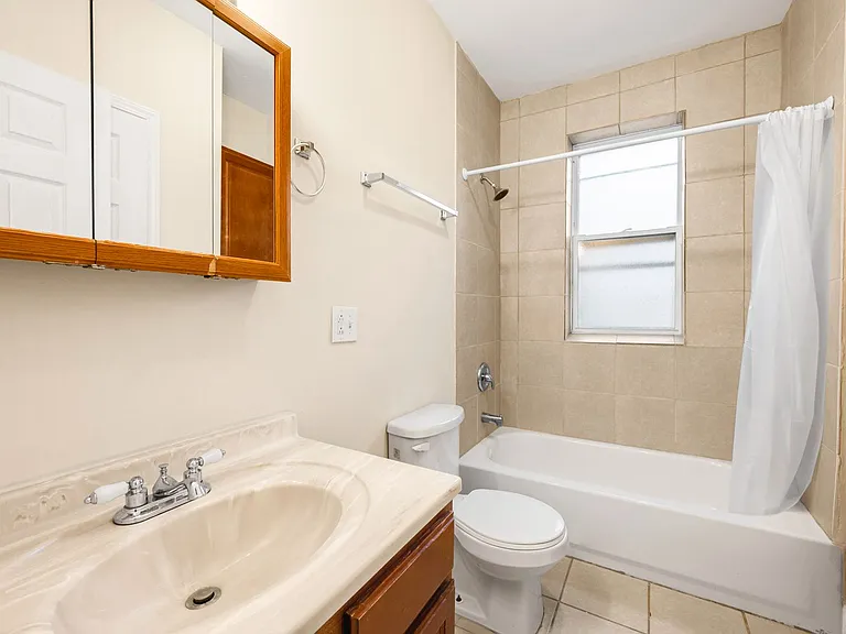 4934 S King Dr #2 — Photo 8