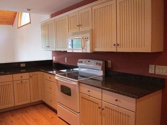 3rd image of 351B Silver Springs Dr