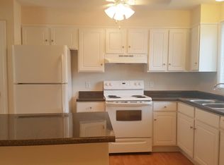 129 Cattail Ln, North Kingstown, RI 02852