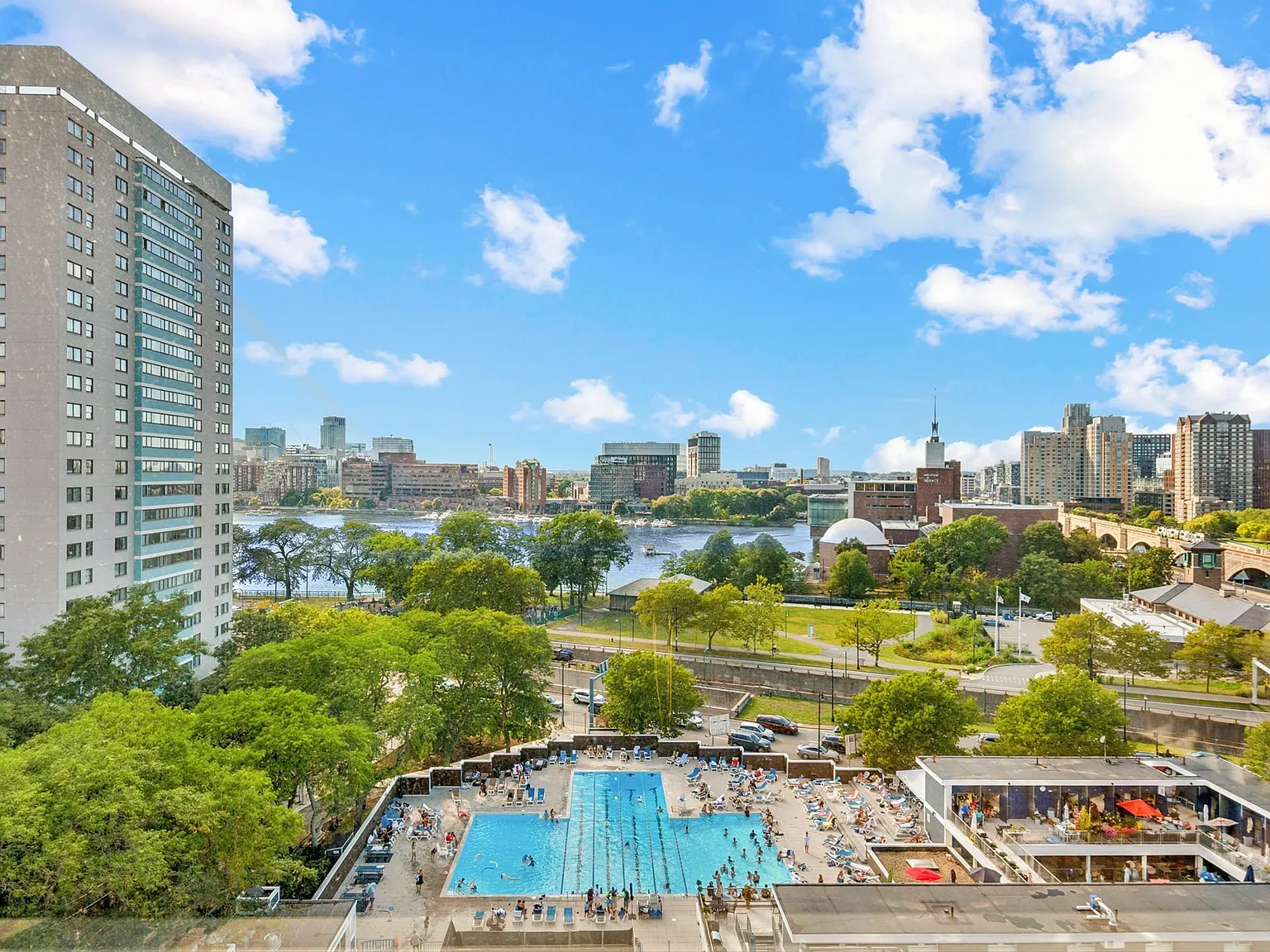 2 bed, 2.0 bath, 1216 sqft, $3,995 — Photo 3