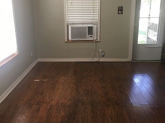 LR from kitchen view