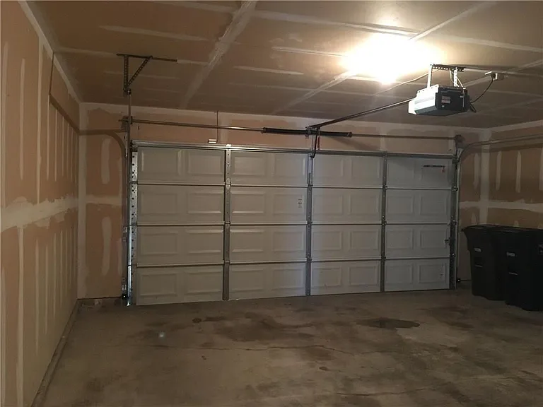8320 Autumn Creek Trl — Photo 25