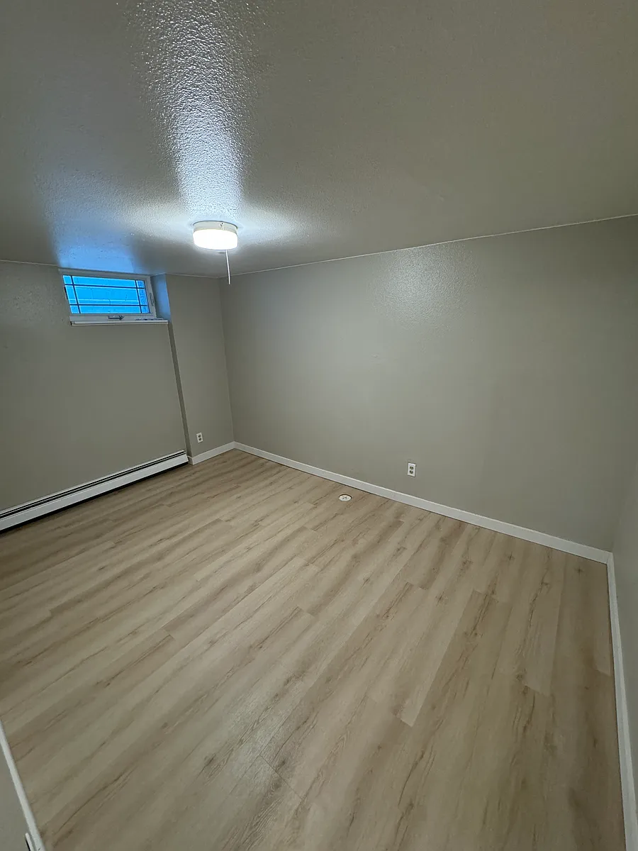 Building Photo - 366 E Mountain Ave #5