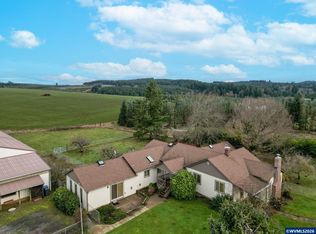 1060 Silver Falls Dr NE, Silverton, OR
