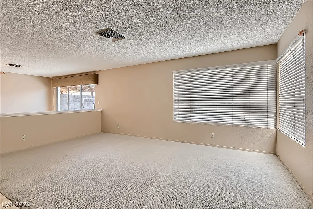 4 bed, 2.0 bath, 1519 sqft, $1,655 — Photo 2