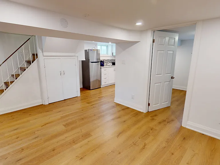 275 Oakwood Ave — Photo 33