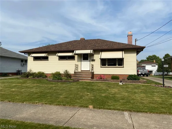 6419 Alexandria Dr, Parma Heights, OH 44130