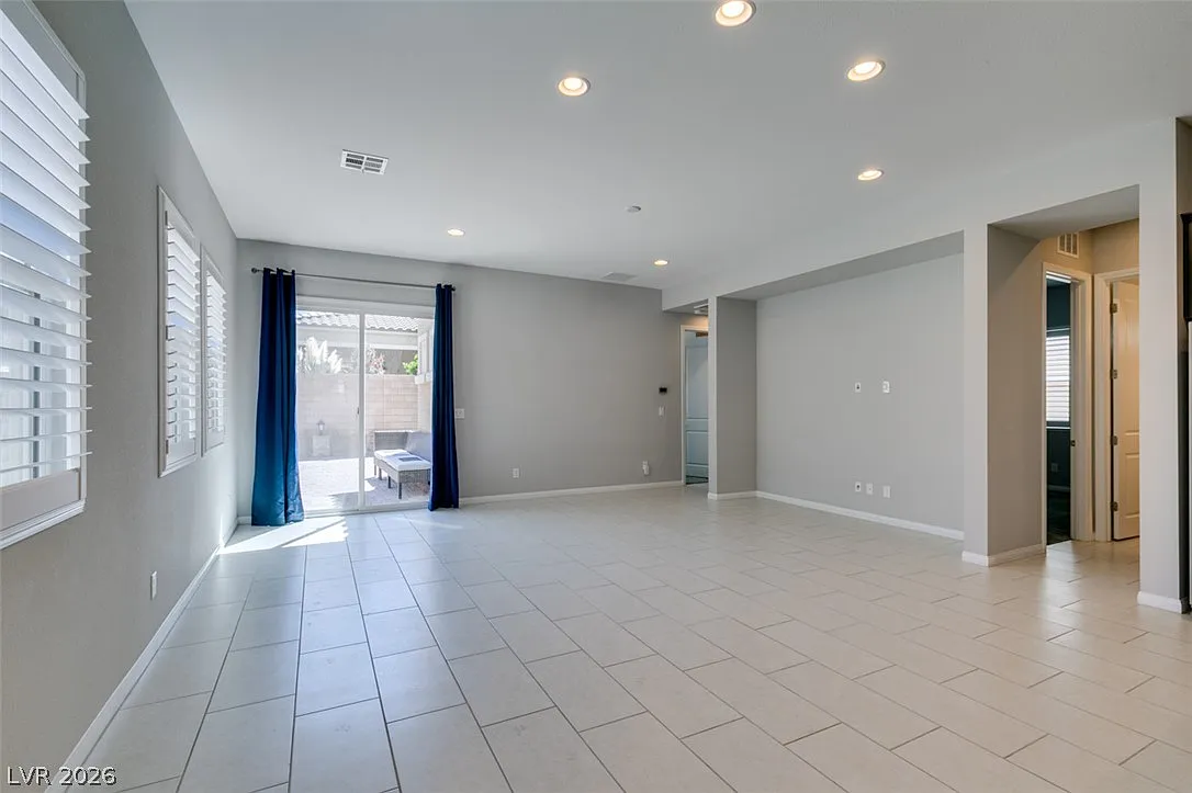 4 bed, 3.0 bath, 1825 sqft, $2,650 — Photo 4