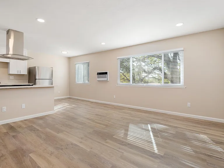 5353 Olmeda Ave #3 — Photo 2
