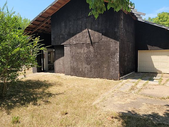 5th image of 36 Peace Valley Rd