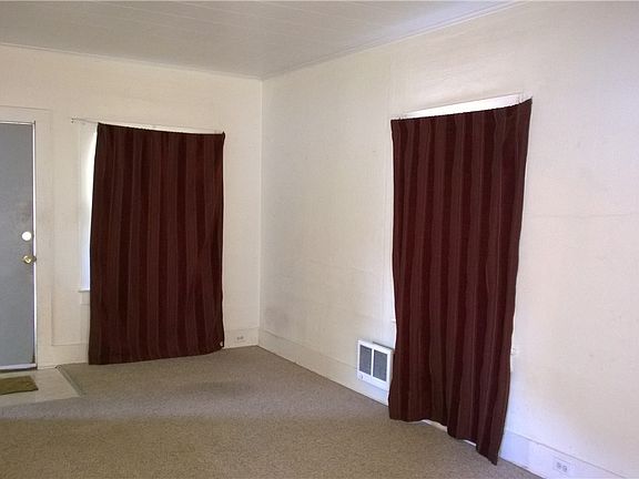 4th image of 406 Eklund Ave