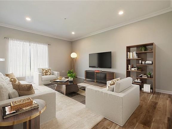 3rd image of 239 Lucca Ln