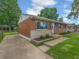 216 Clearpoint Ln, Saint Louis, MO