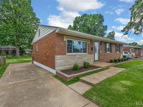 216 Clearpoint Ln, Saint Louis, MO 63123