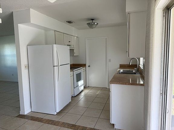 5th image of 1125 Loblolly Ln