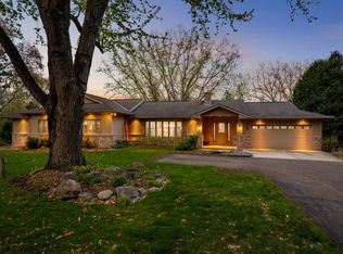 2120 Queensland Ln N, Plymouth, MN 55447