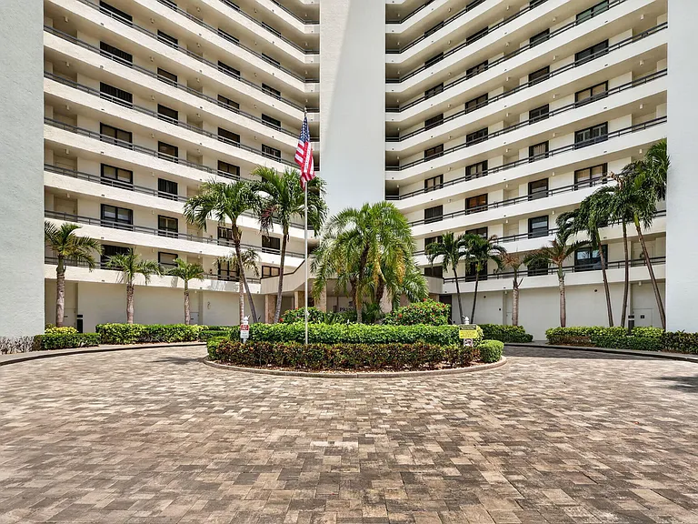9650 S Ocean Dr #210 — Photo 35