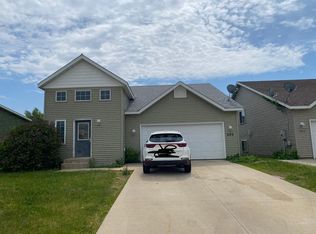 999 Falcon Rd SE, Rochester, MN 55904