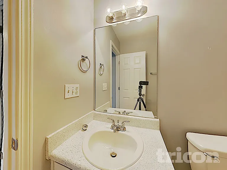 162 Robbens Dr — Photo 12