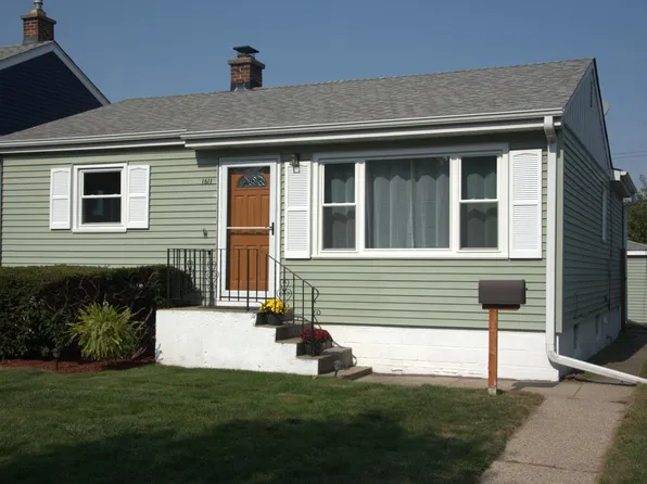 1611 171st Pl, Hammond, IN 46324