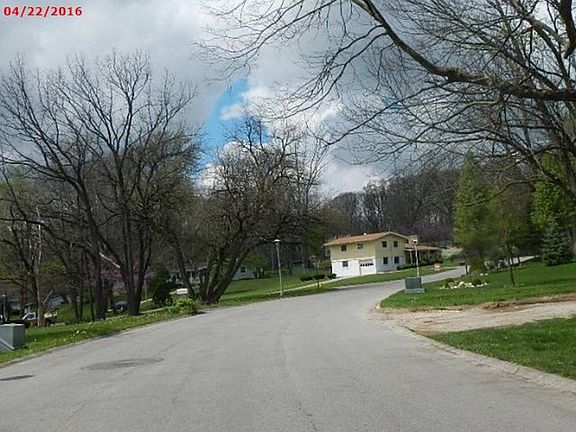 4th image of 3402 Woods Dr