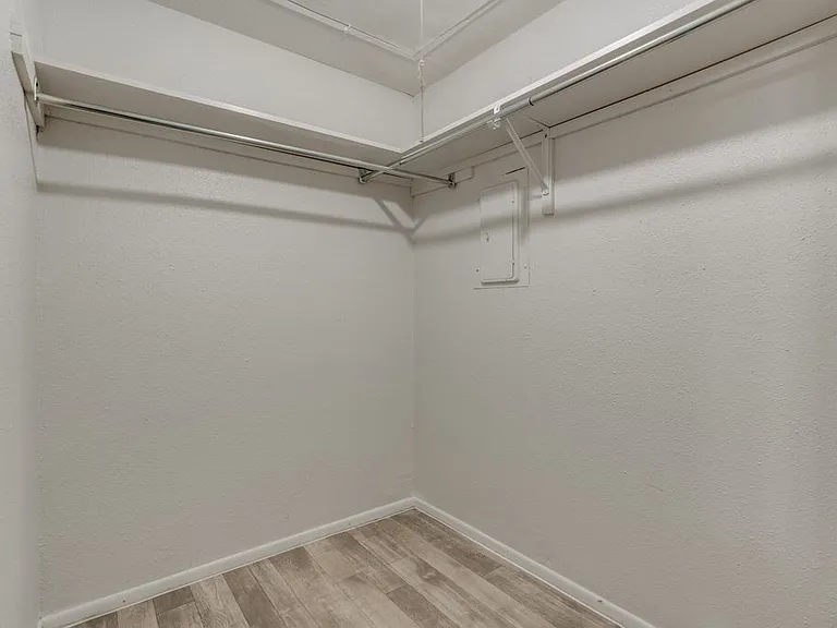 Woodland Apts San Antonio — Photo 9
