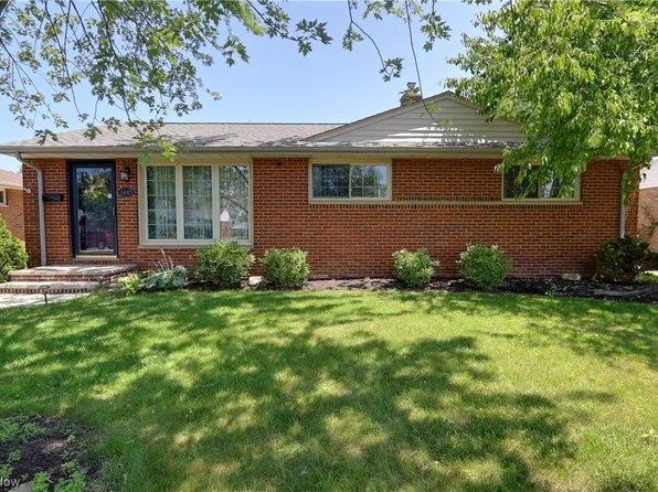 3445 Glenbar Dr, Fairview Park, OH 44126