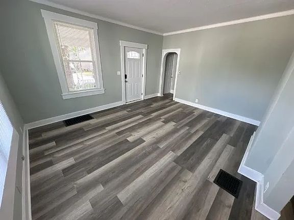 3rd image of 657 Ross Ave Unit A