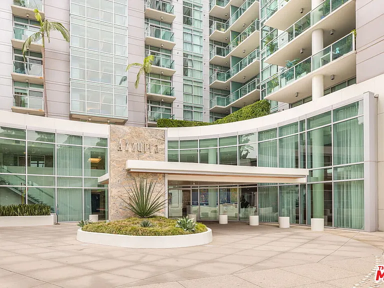 13700 Marina Pointe Dr #415 — Photo 29