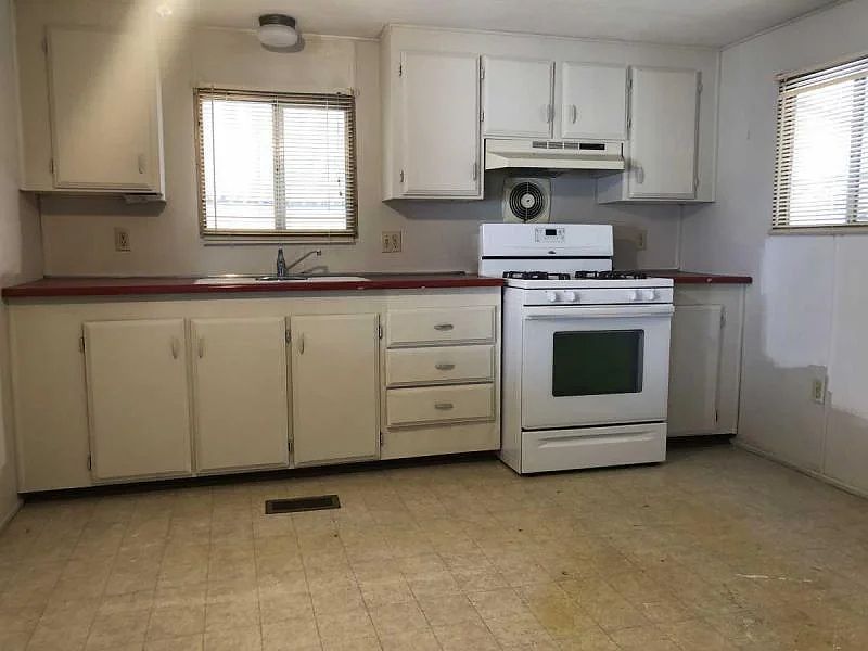 2nd image of 2325 W Virginia St #V012