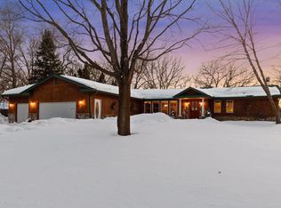 2835 Lindgren Ln, Maple Plain, MN 55359