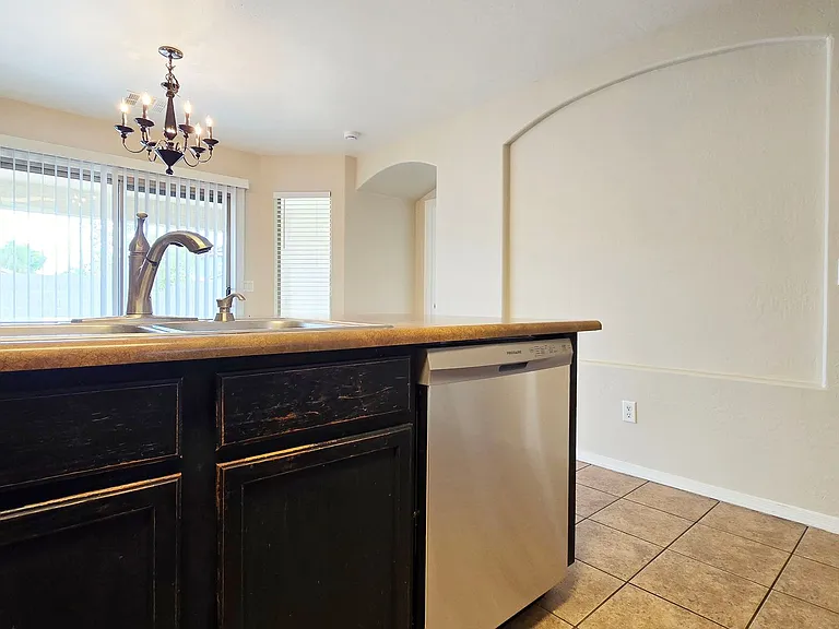 25805 W Dunlap Rd — Photo 9