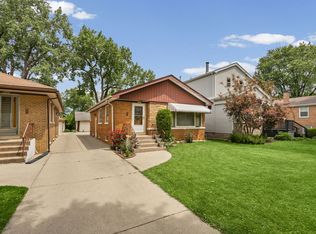 8240 45th St, Lyons, IL 60534