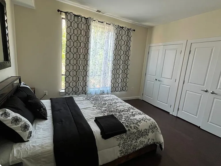 1730 N Calvert St — Photo 7