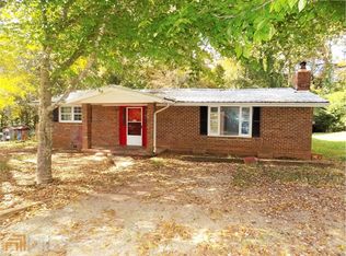 9 E Magnolia Dr, Newnan, GA 30263