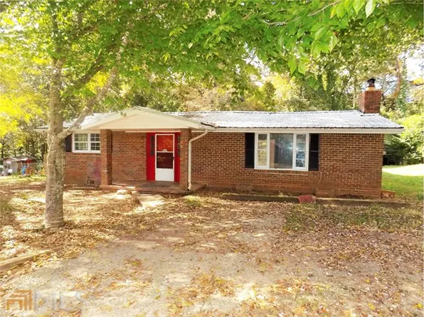 9 E Magnolia Dr, Newnan, GA 30263