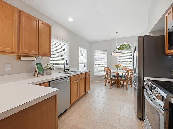 3rd image of 10635 Satinwood Cir