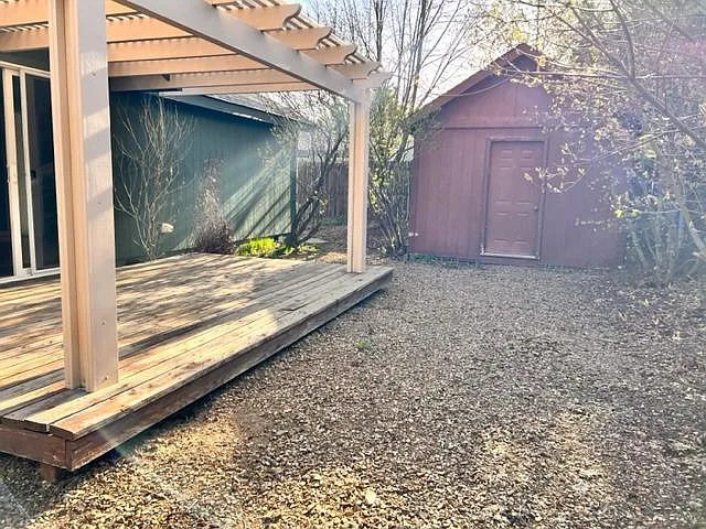 3349 NE Mendenhall Dr — Photo 3