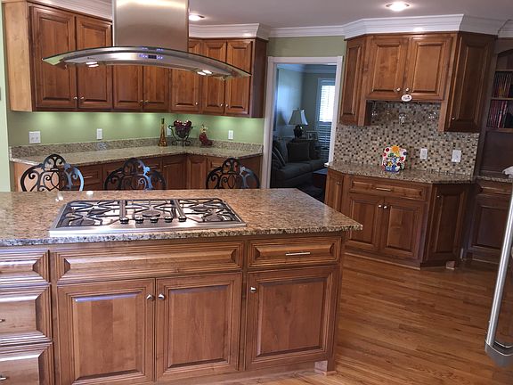 Bar and storage galore