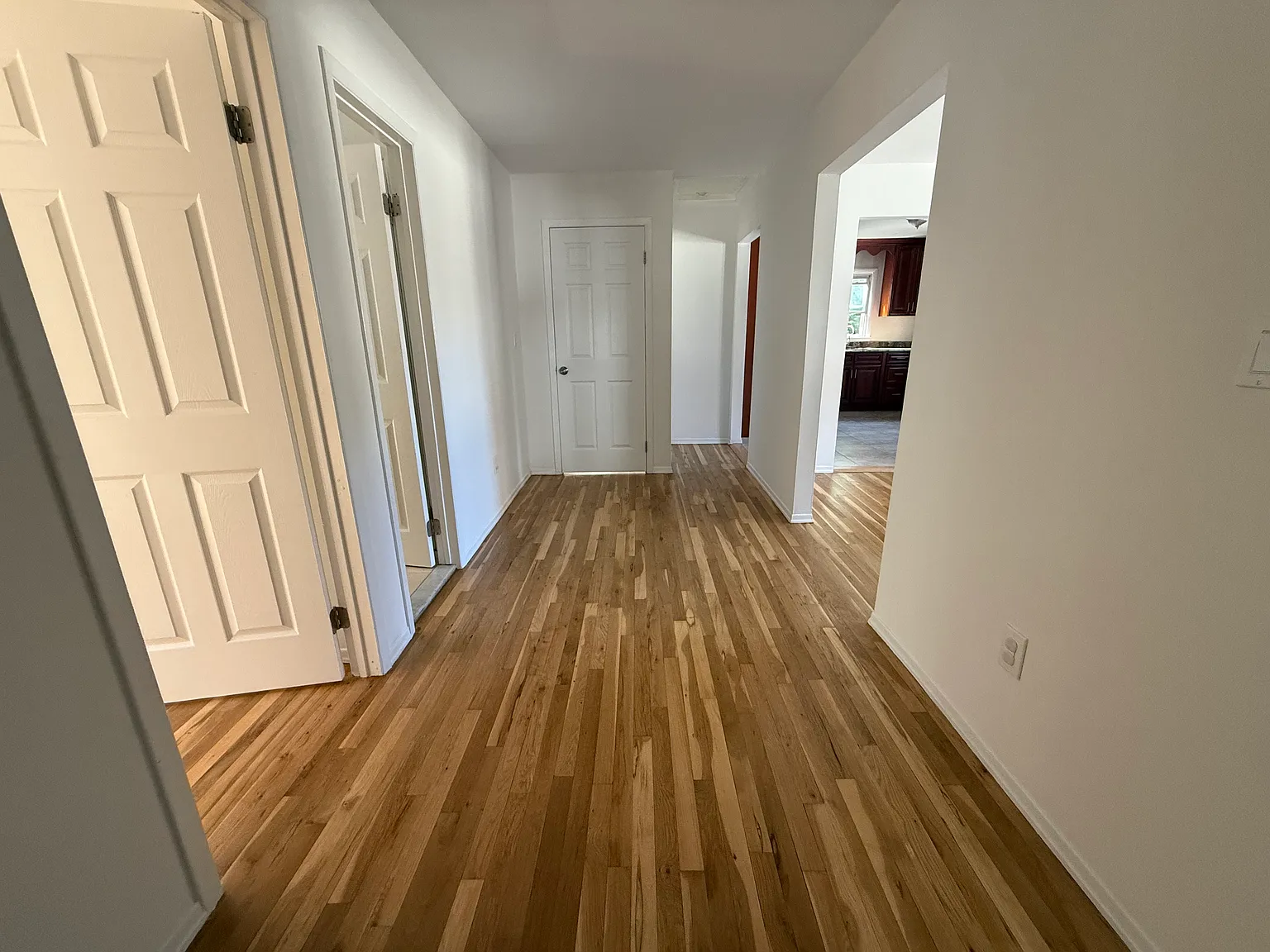 3 bed, 1.5 bath, 1373 sqft, $3,800 — Photo 4