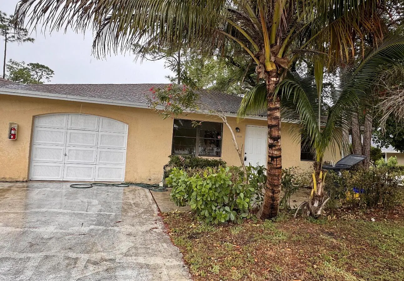 3 bed, 2.0 bath, 1190 sqft, $2,450 — Photo 1