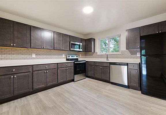 3rd image of 300 N Randolphville Rd #5500-072